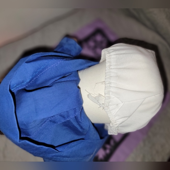 Ashton Drake Amish Blessings Rebeccah doll, includes 'quilt' - Picture 9 of 12